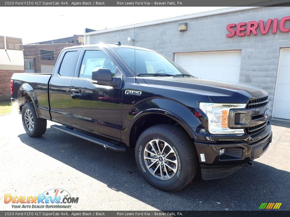 Front 3/4 View of 2020 Ford F150 XLT SuperCab 4x4 Photo #8