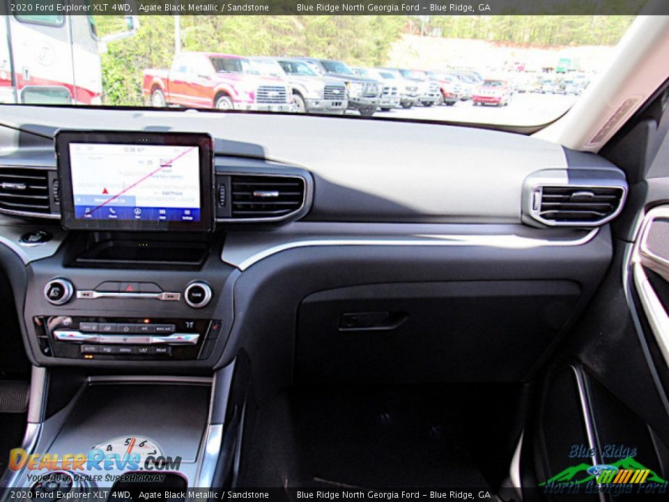 2020 Ford Explorer XLT 4WD Agate Black Metallic / Sandstone Photo #17