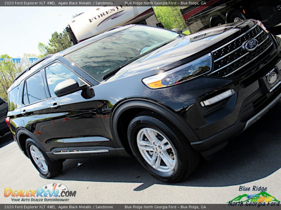 2020 Ford Explorer XLT 4WD Agate Black Metallic / Sandstone Photo #32