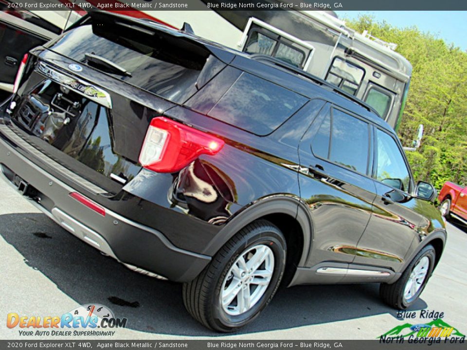 2020 Ford Explorer XLT 4WD Agate Black Metallic / Sandstone Photo #33
