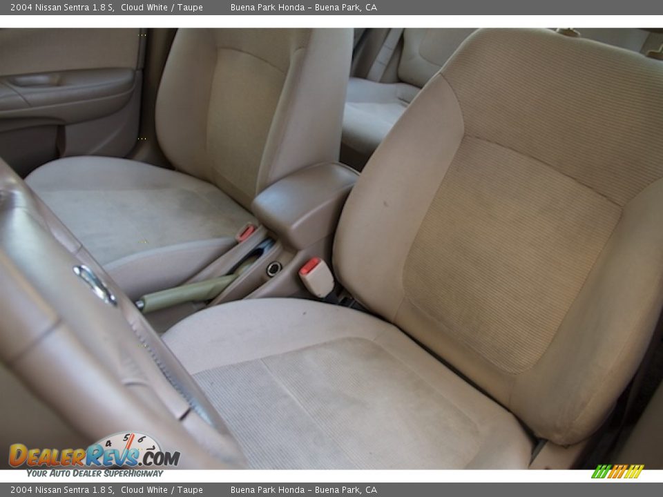 Front Seat of 2004 Nissan Sentra 1.8 S Photo #14