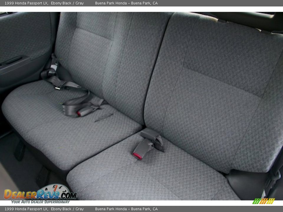 Rear Seat of 1999 Honda Passport LX Photo #13