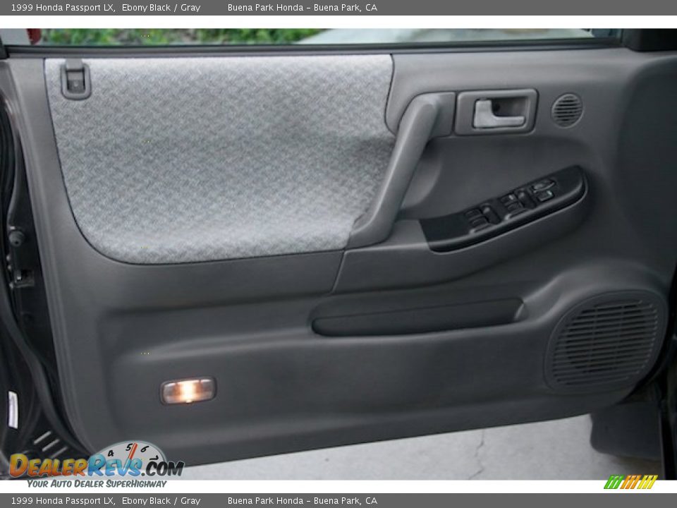 Door Panel of 1999 Honda Passport LX Photo #20