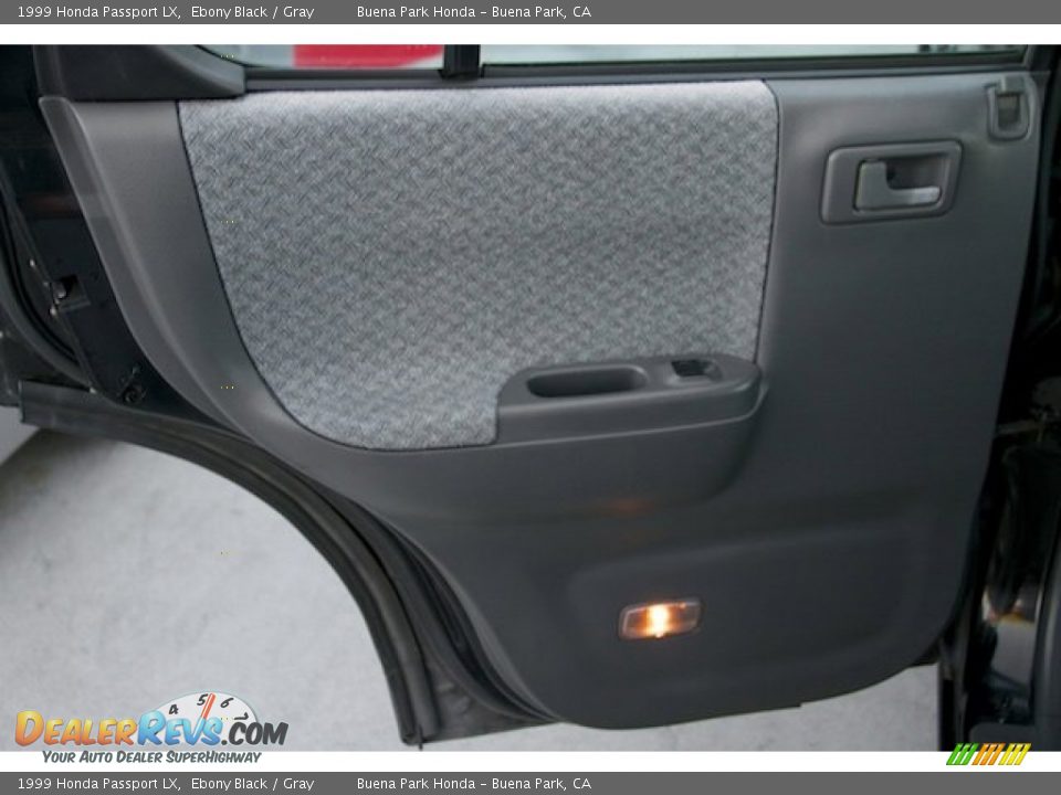 Door Panel of 1999 Honda Passport LX Photo #21