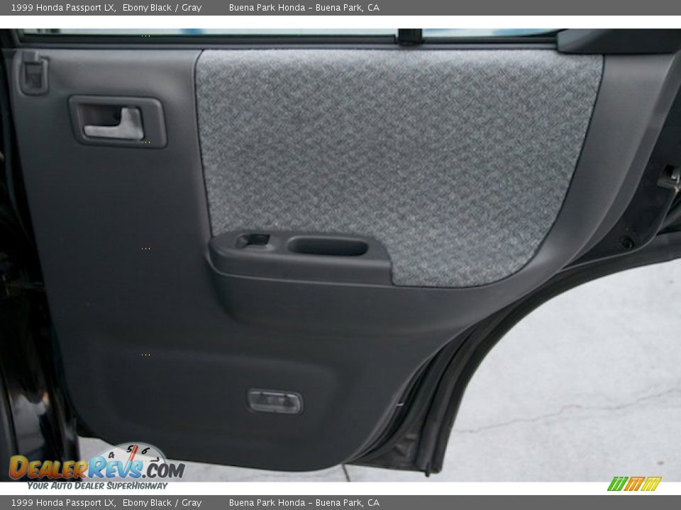 Door Panel of 1999 Honda Passport LX Photo #23