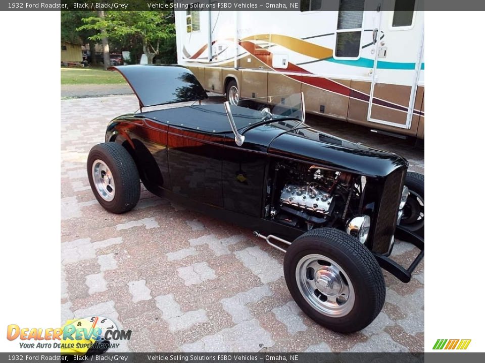 1932 Ford Roadster Black / Black/Grey Photo #2