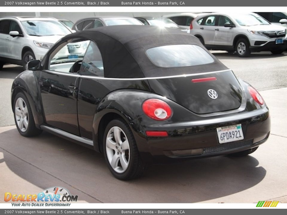 2007 Volkswagen New Beetle 2.5 Convertible Black / Black Photo #2