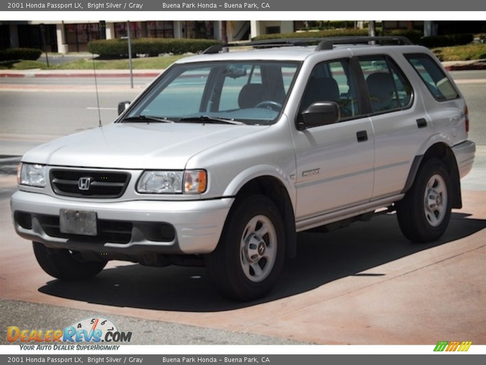 Front 3/4 View of 2001 Honda Passport LX Photo #8