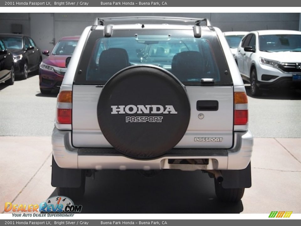 2001 Honda Passport LX Bright Silver / Gray Photo #10