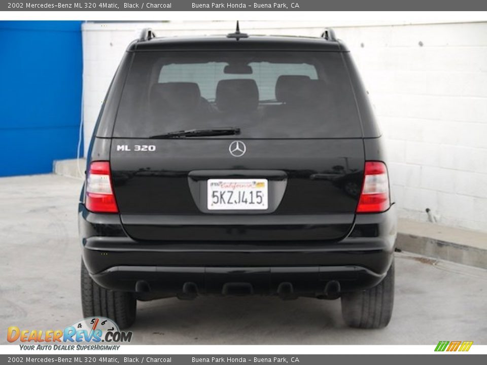 2002 Mercedes-Benz ML 320 4Matic Black / Charcoal Photo #9