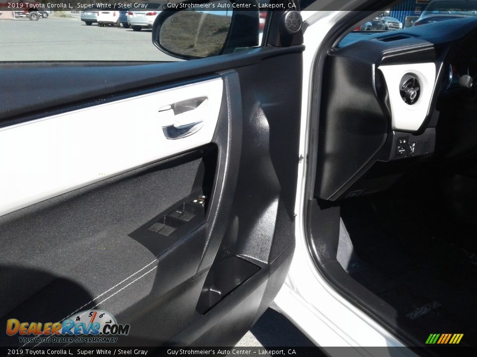 2019 Toyota Corolla L Super White / Steel Gray Photo #9