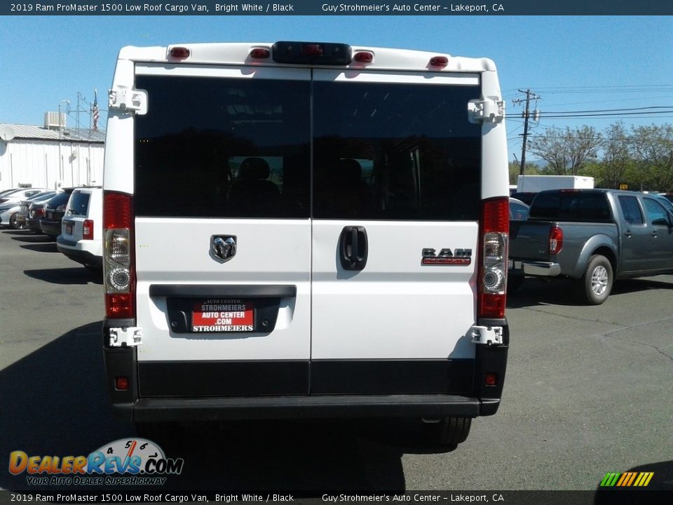 2019 Ram ProMaster 1500 Low Roof Cargo Van Bright White / Black Photo #4