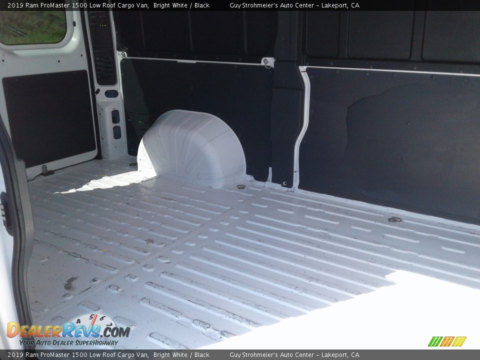 2019 Ram ProMaster 1500 Low Roof Cargo Van Bright White / Black Photo #8