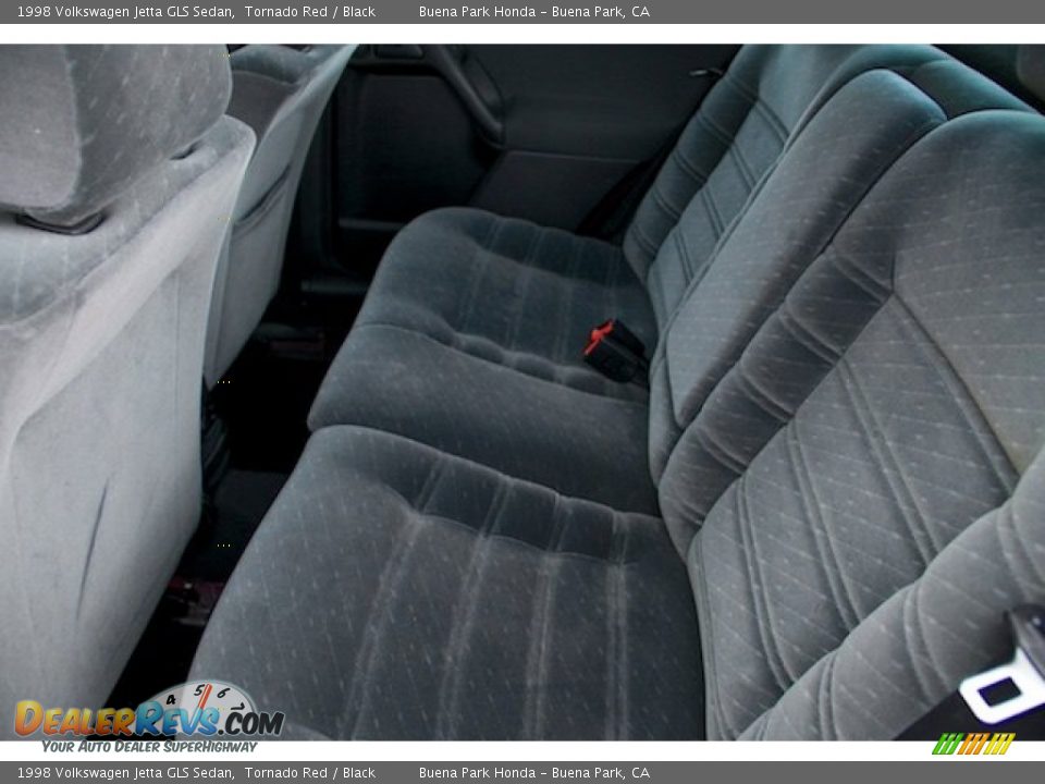 Rear Seat of 1998 Volkswagen Jetta GLS Sedan Photo #4