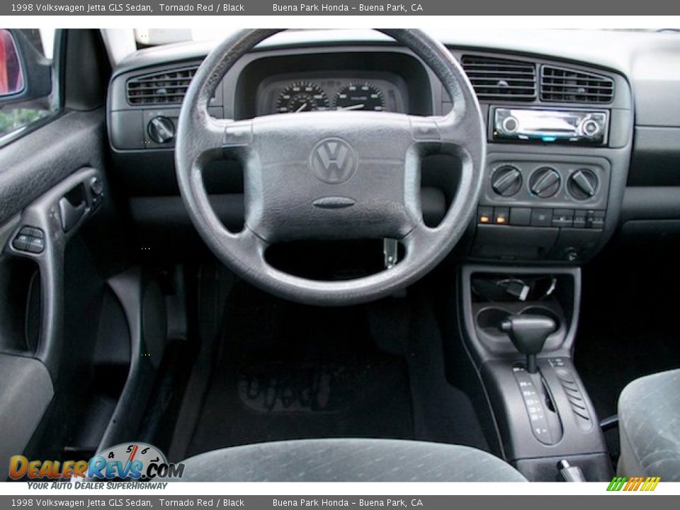 Black Interior - 1998 Volkswagen Jetta GLS Sedan Photo #5
