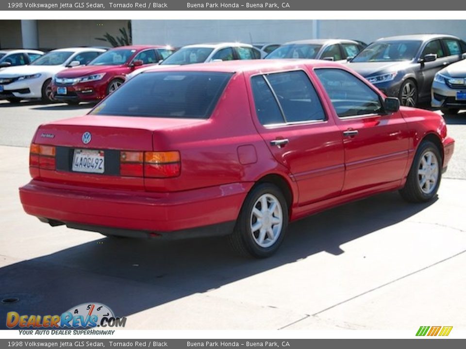 Tornado Red 1998 Volkswagen Jetta GLS Sedan Photo #11