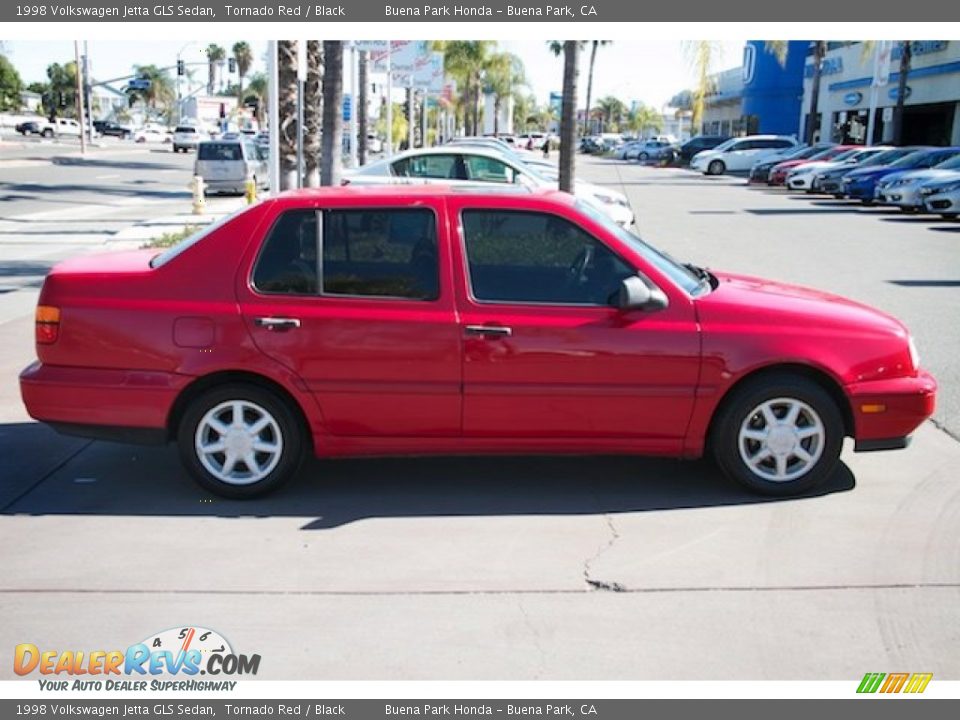 Tornado Red 1998 Volkswagen Jetta GLS Sedan Photo #12