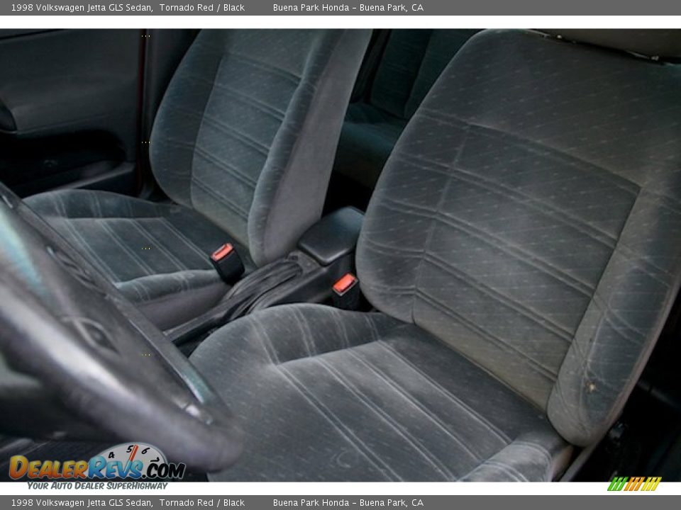 Front Seat of 1998 Volkswagen Jetta GLS Sedan Photo #14