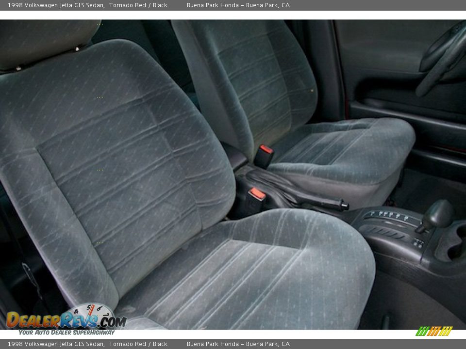 Front Seat of 1998 Volkswagen Jetta GLS Sedan Photo #20