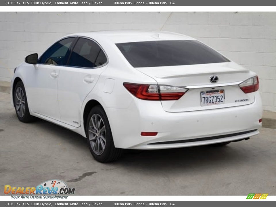 2016 Lexus ES 300h Hybrid Eminent White Pearl / Flaxen Photo #2