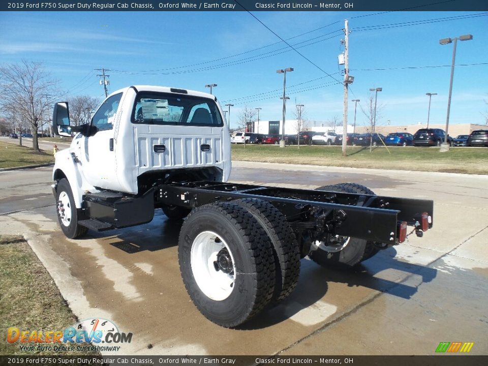 2019 Ford F750 Super Duty Regular Cab Chassis Oxford White / Earth Gray Photo #6