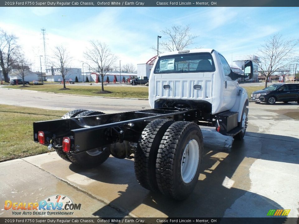 2019 Ford F750 Super Duty Regular Cab Chassis Oxford White / Earth Gray Photo #8