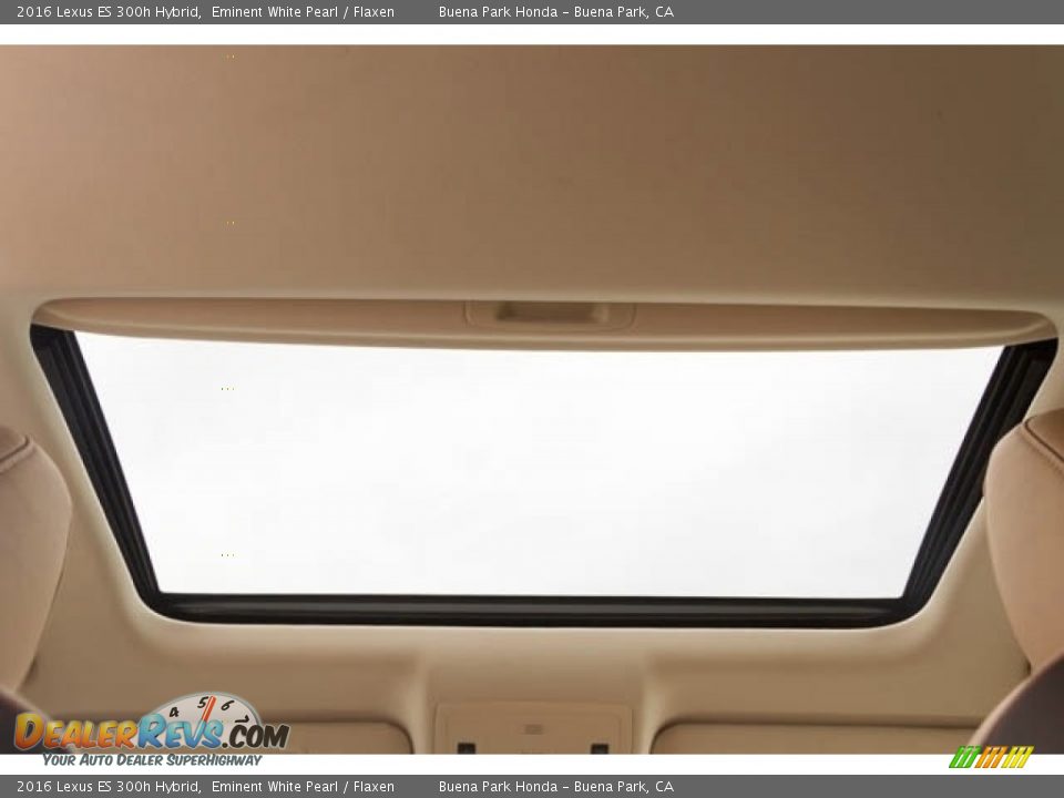 Sunroof of 2016 Lexus ES 300h Hybrid Photo #13