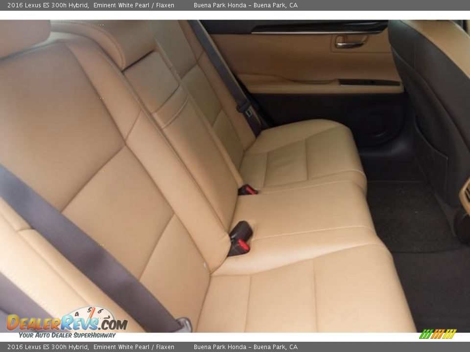 Rear Seat of 2016 Lexus ES 300h Hybrid Photo #15