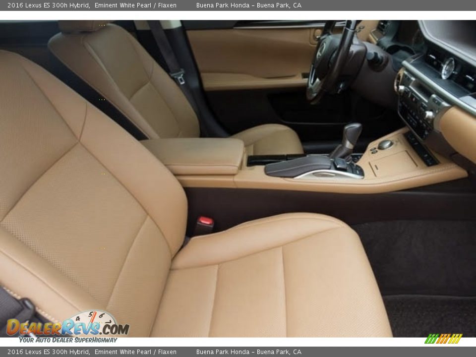 Flaxen Interior - 2016 Lexus ES 300h Hybrid Photo #17