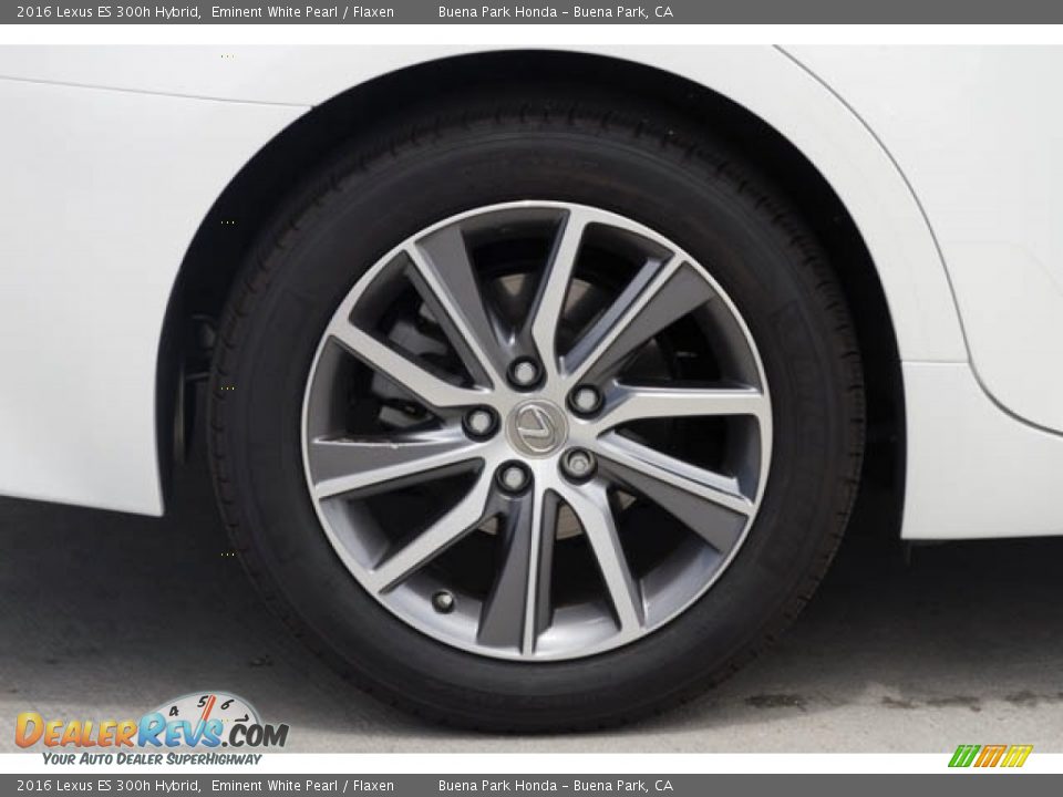 2016 Lexus ES 300h Hybrid Wheel Photo #28