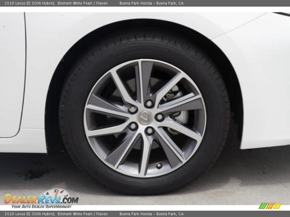 2016 Lexus ES 300h Hybrid Wheel Photo #29