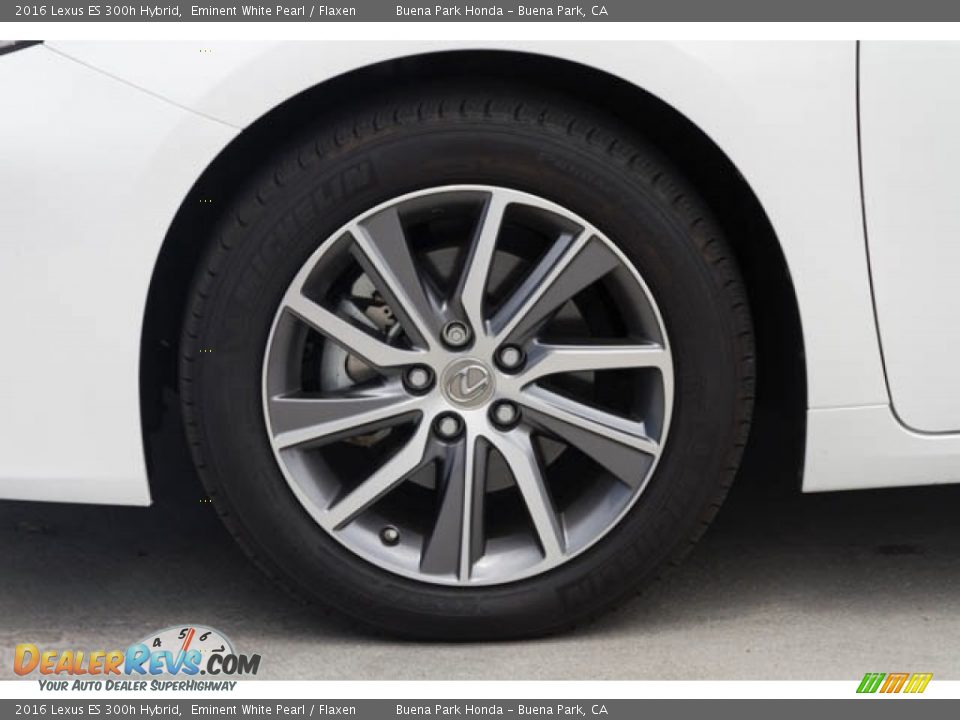 2016 Lexus ES 300h Hybrid Wheel Photo #30
