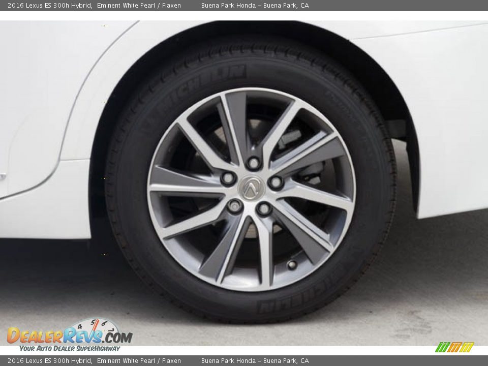 2016 Lexus ES 300h Hybrid Wheel Photo #31