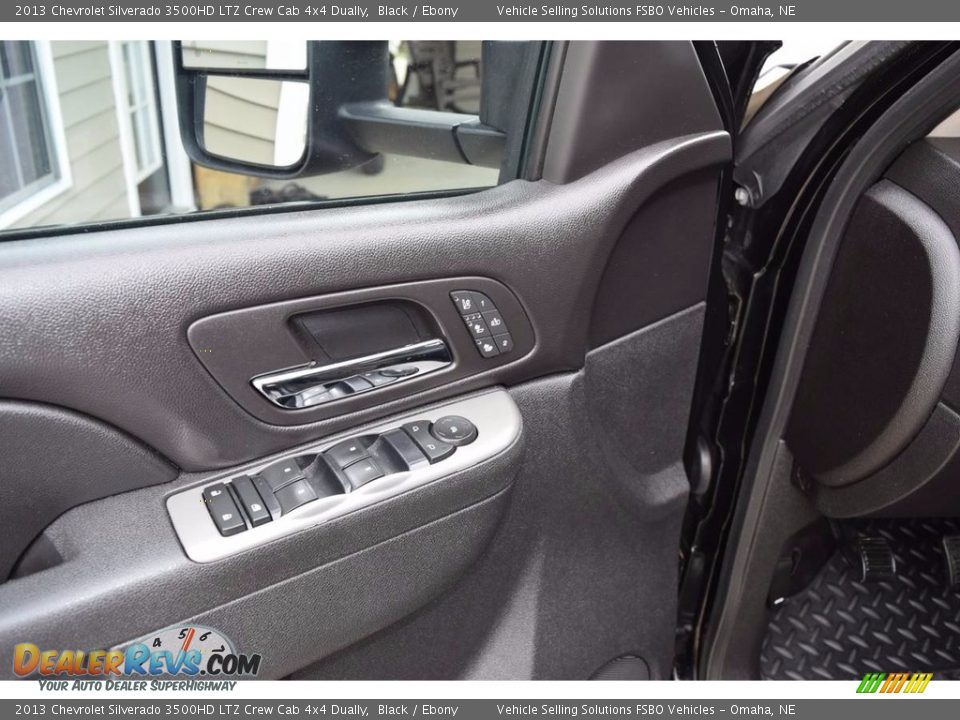 Door Panel of 2013 Chevrolet Silverado 3500HD LTZ Crew Cab 4x4 Dually Photo #17