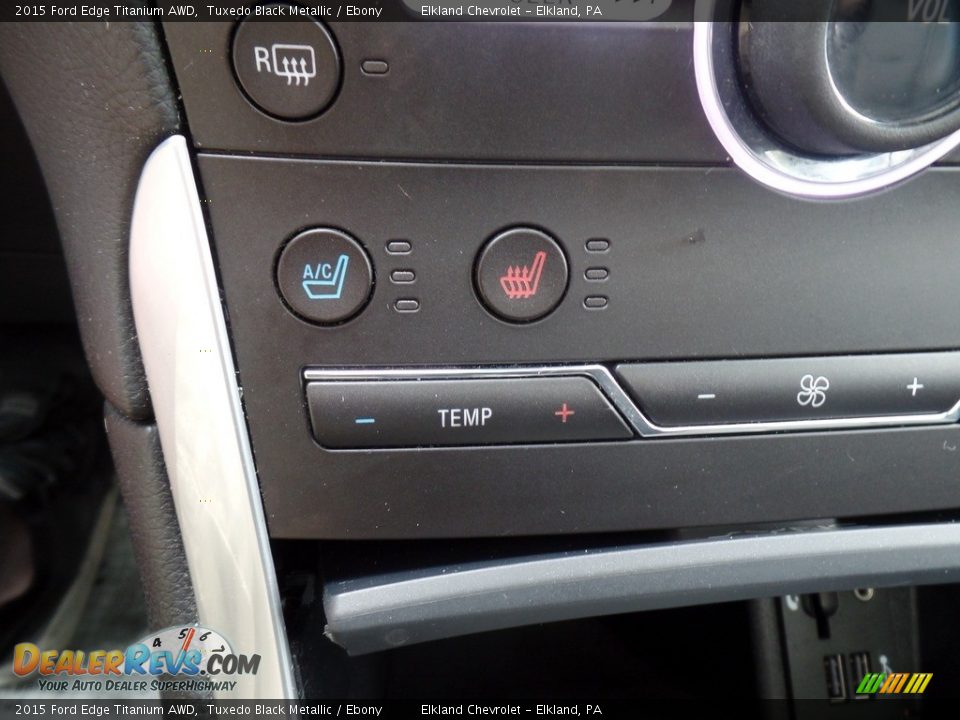 Controls of 2015 Ford Edge Titanium AWD Photo #31