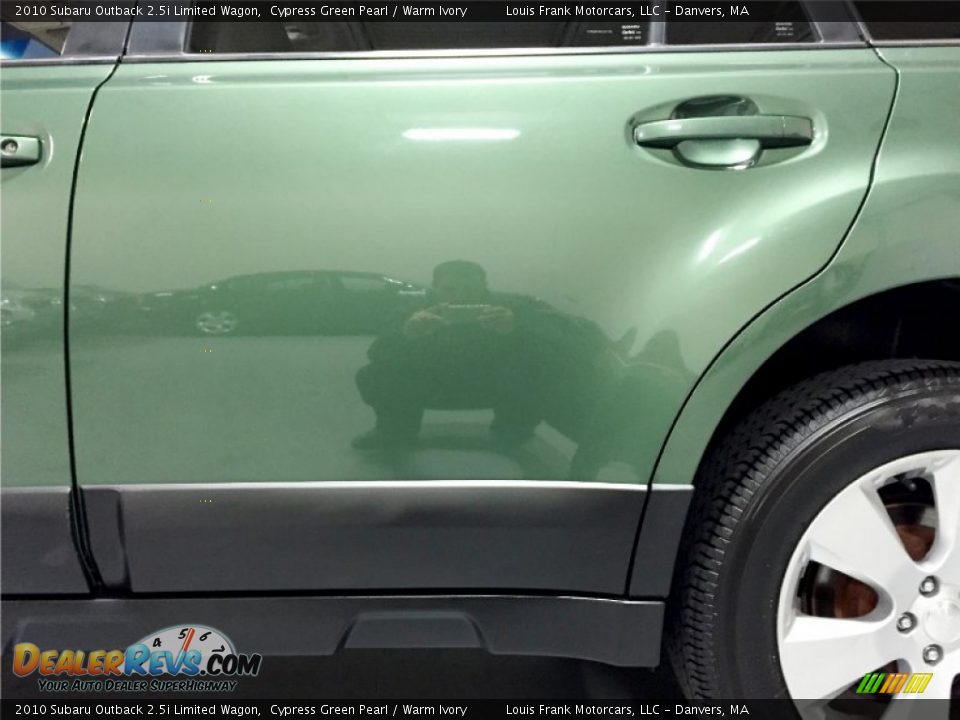 2010 Subaru Outback 2.5i Limited Wagon Cypress Green Pearl / Warm Ivory Photo #36
