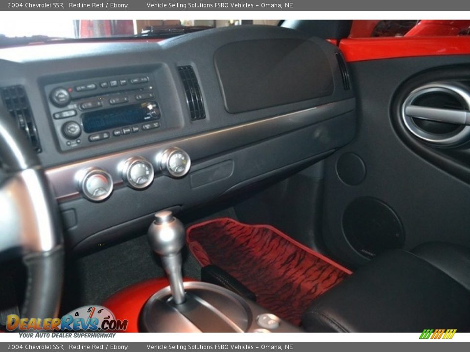 2004 Chevrolet SSR Redline Red / Ebony Photo #8