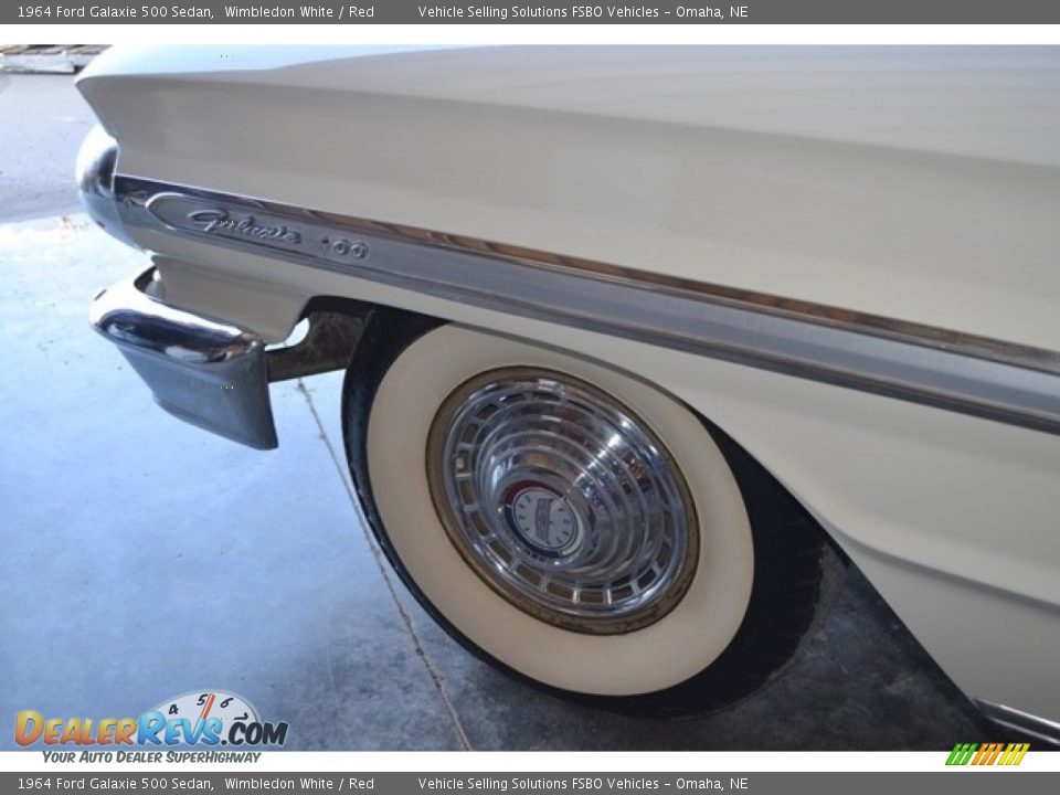 1964 Ford Galaxie 500 Sedan Wimbledon White / Red Photo #17