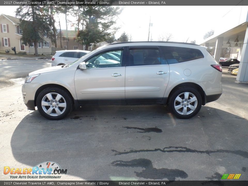 2017 Chevrolet Traverse LT AWD Champagne Silver Metallic / Ebony Photo #10