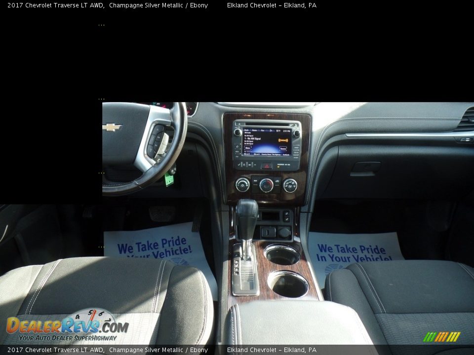 2017 Chevrolet Traverse LT AWD Champagne Silver Metallic / Ebony Photo #32
