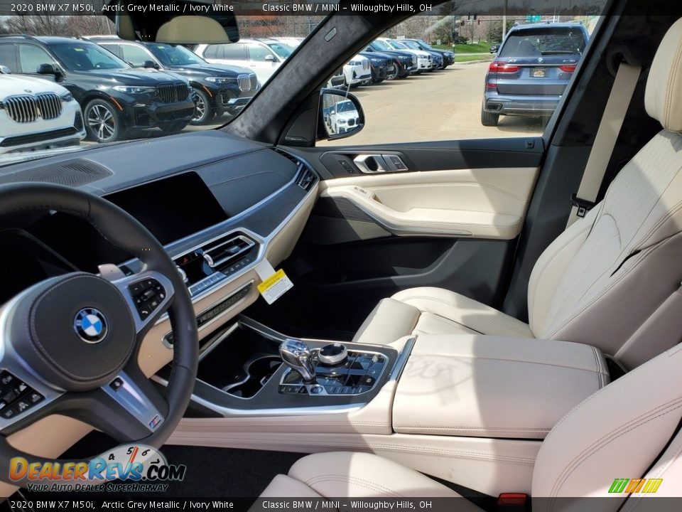 2020 BMW X7 M50i Arctic Grey Metallic / Ivory White Photo #3