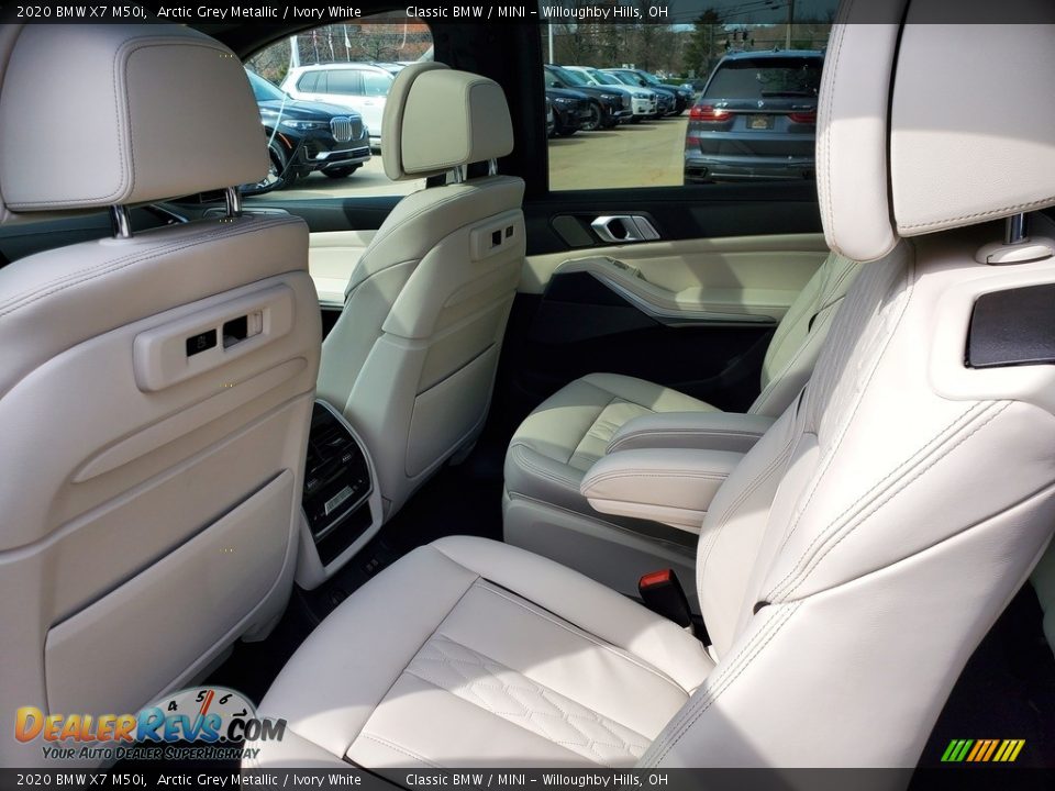 2020 BMW X7 M50i Arctic Grey Metallic / Ivory White Photo #4
