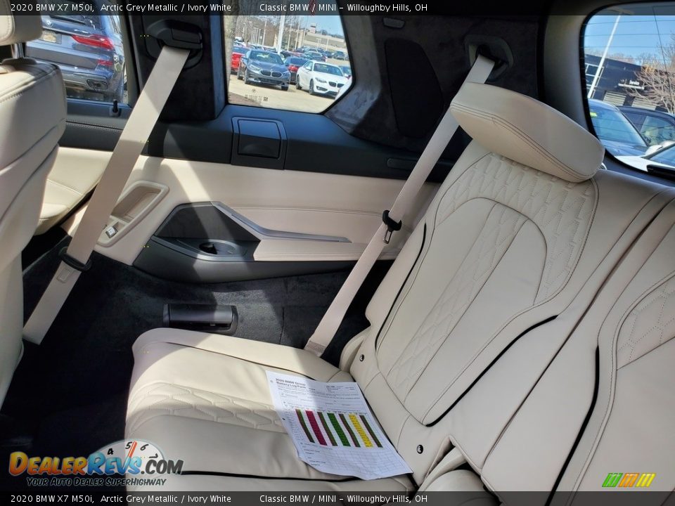 2020 BMW X7 M50i Arctic Grey Metallic / Ivory White Photo #5