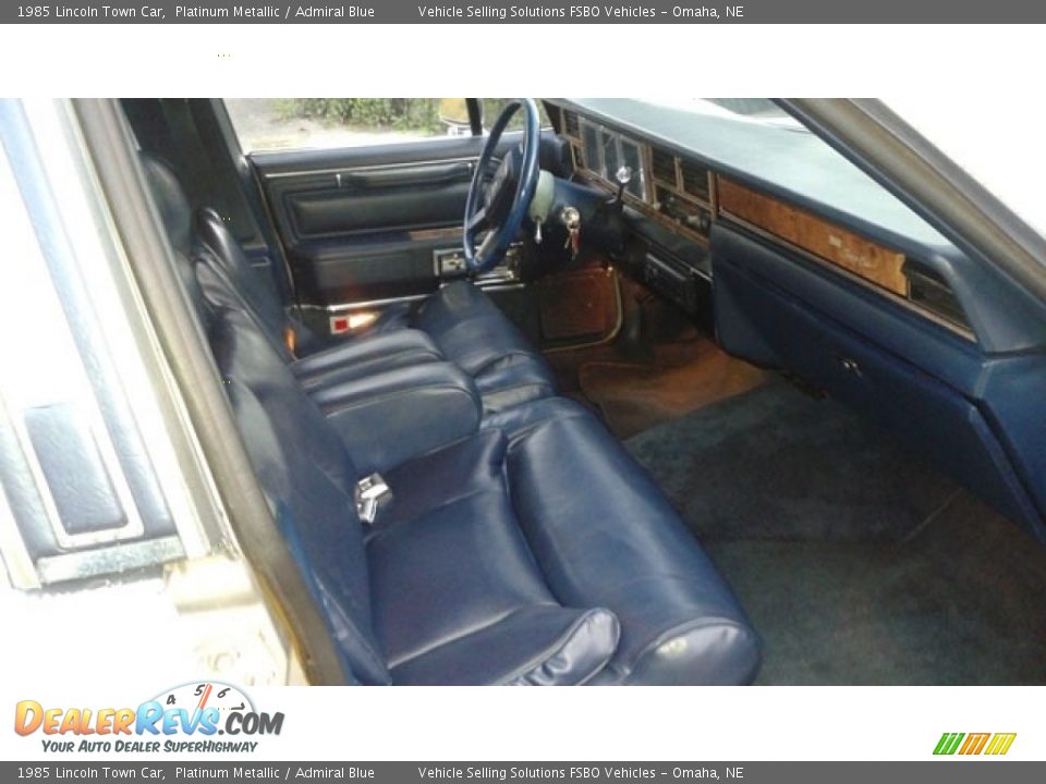 Admiral Blue Interior - 1985 Lincoln Town Car  Photo #4