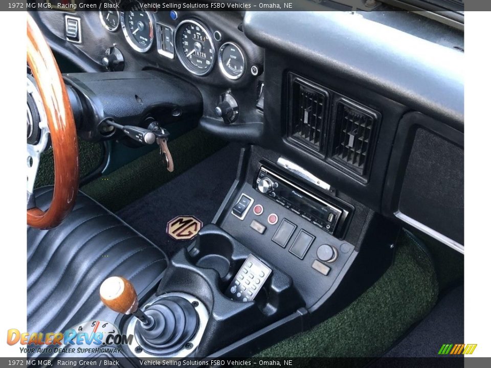 Controls of 1972 MG MGB  Photo #4