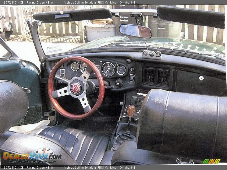 Dashboard of 1972 MG MGB  Photo #5