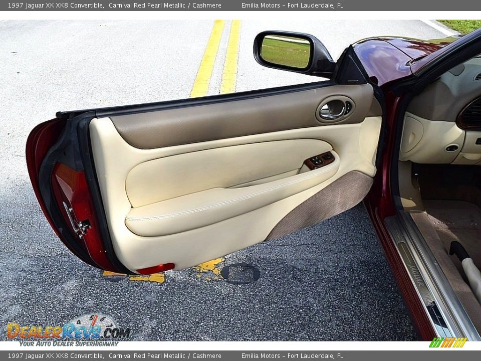 Door Panel of 1997 Jaguar XK XK8 Convertible Photo #24