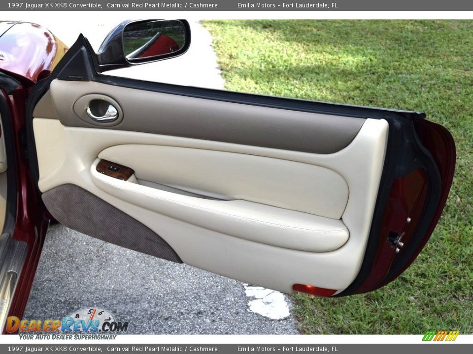 Door Panel of 1997 Jaguar XK XK8 Convertible Photo #36