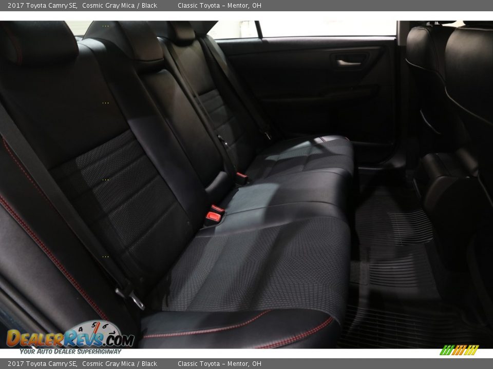 2017 Toyota Camry SE Cosmic Gray Mica / Black Photo #15