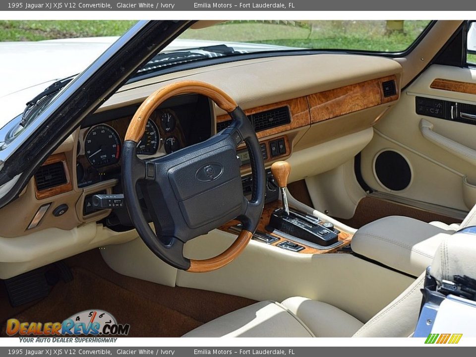 Dashboard of 1995 Jaguar XJ XJS V12 Convertible Photo #25